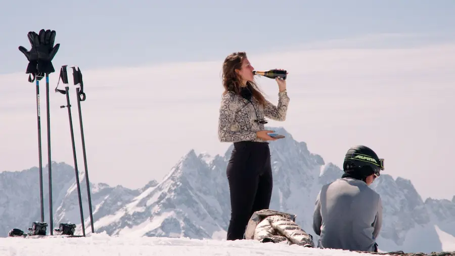 Ski & Wine Hero