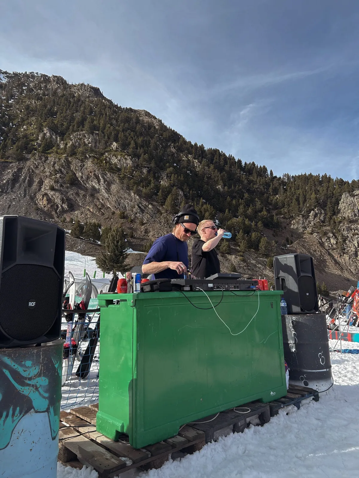 DJ on the snow at après, Pal Arinsal