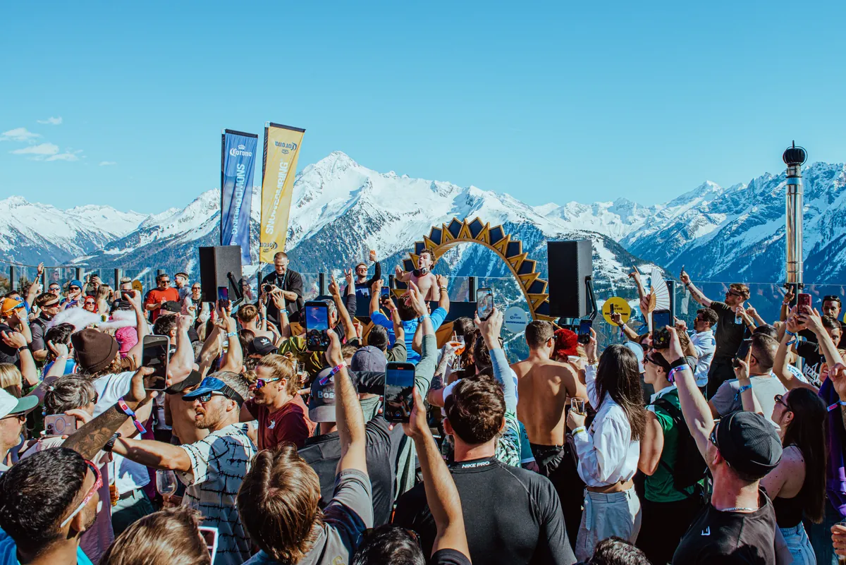 Snowbombing, The Pilz Bar